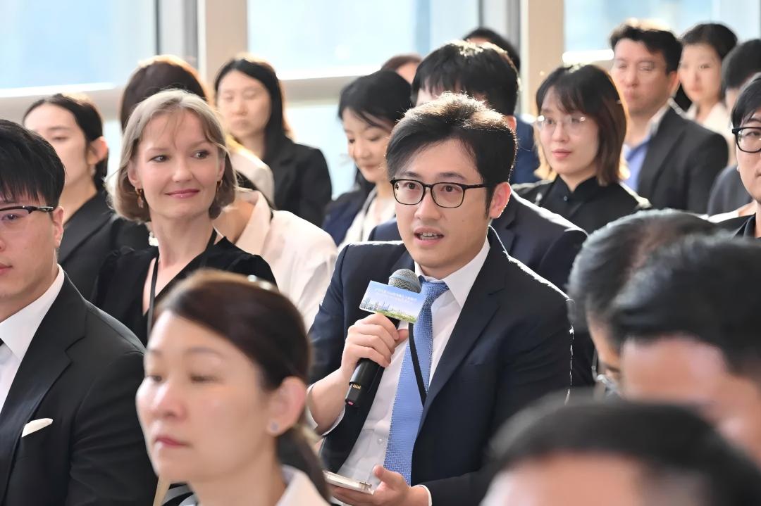1789636198724676.jpg 3 香港路演.jpg